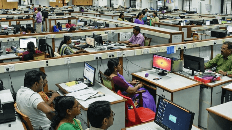 আজ থেকে অফিস-আদালত ও ব্যাংক চলবে নতুন সূচিতে