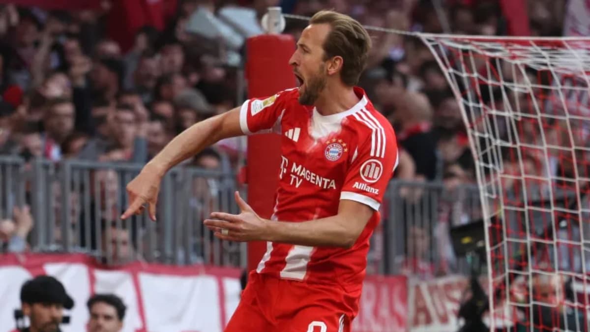 বায়ার্ন মিউনিখের ঘরে বুন্দেসলিগার শিরোপা