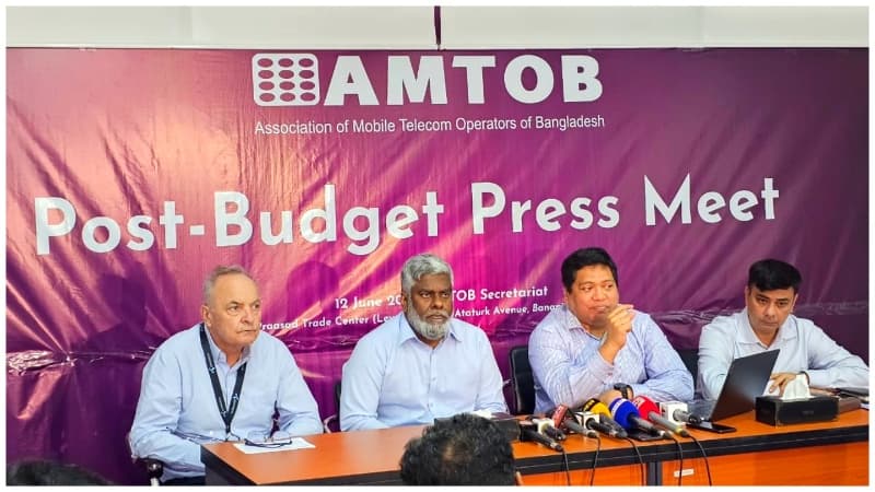 মোবাইল খাতে কর বৃদ্ধির প্রভাব পড়বে গ্রাহক ও জিডিপি প্রবৃদ্ধিতে