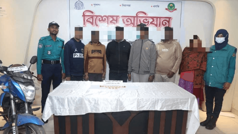 চট্টগ্রামে ছিনতাই হওয়া ‘২৯০ ভরি স্বর্ণ’ উদ্ধার: সাবেক পুলিশ সদস্যসহ গ্রেপ্তার ৬