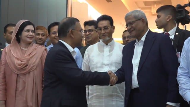 রাষ্ট্রীয় সফর শেষে চীন থেকে ঢাকায় ফিরলেন প্রধানমন্ত্রী