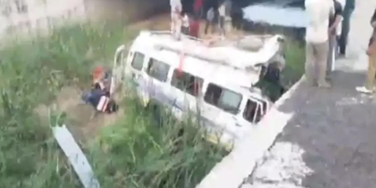 রাজস্থানে যাত্রীবাহী বাস খাদে পড়ে নিহত ৮, আহত ১৭