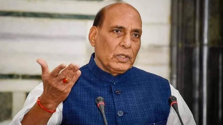 সহিংসতার মাধ্যমে ‘বাংলাদেশ মডেলে’ সরকার উৎখাত করতে চায় কংগ্রেস: রাজনাথ সিং