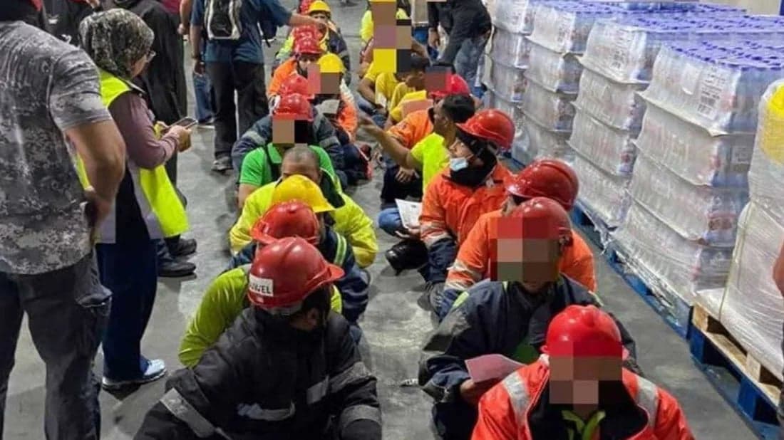 মালয়েশিয়ায় আটক অবৈধ ৫৬ বাংলাদেশি