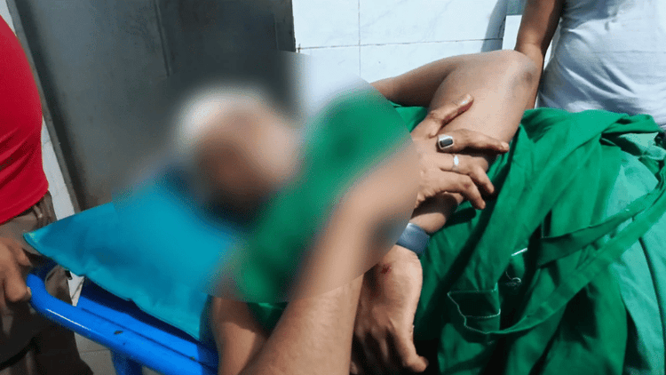 সাতক্ষীরায় ছাত্রদলের ১০ নেতাকর্মীকে পিটিয়ে হাসপাতালে, আটক ২