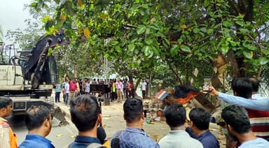 গুলশানে ফুটপাত দখলমুক্ত করতে যৌথ অভিযান