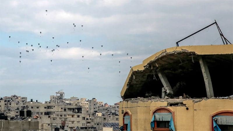 গাজায় বিমান থেকে ফেলা ত্রাণ মাথায় পড়ে নিহত ৫