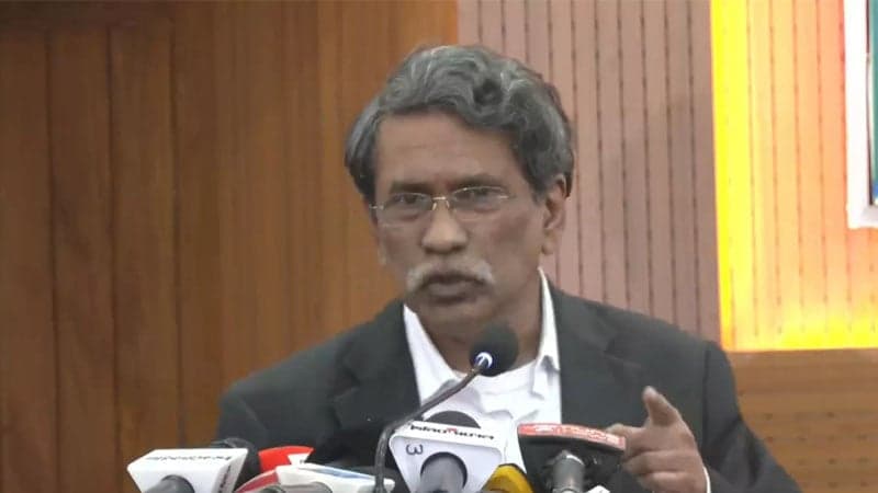 বাংলাদেশ ক্রান্তিলগ্নে রয়েছে, উত্তরণে দরকার গণভোট ও জাতীয় ঐক্য: আলী রীয়াজ