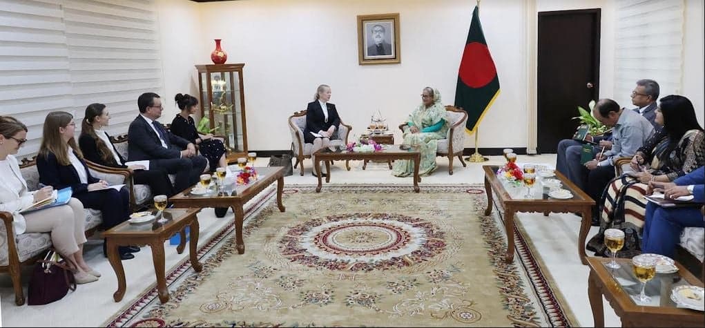 অবাধ,     সুষ্ঠু নির্বাচন অনুষ্ঠানের অঙ্গীকার পুনর্ব্যক্ত প্রধানমন্ত্রীর