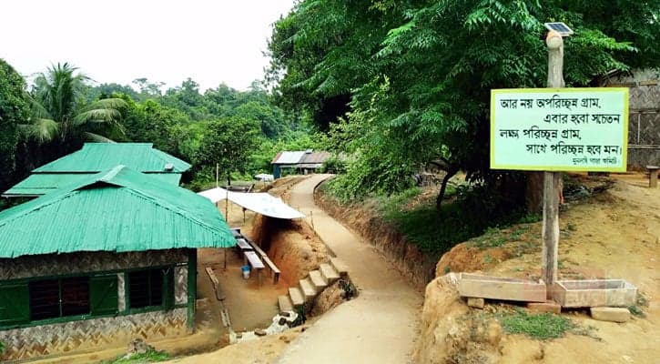পর্যটক ও পানির অভাবে ভালো নেই পরিচ্ছন্ন গ্রাম মুনলাইপাড়াবাসী