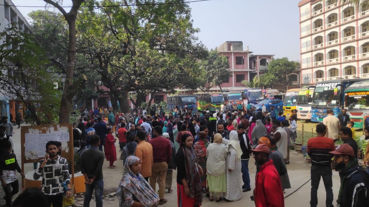 মিরপুরের কেন্দ্রগুলোতে নিম্ন আয়ের ভোটারের উপস্থিতি বেশি