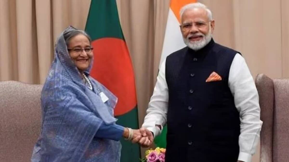 হাসিনা-মোদি বৈঠক: দু’দেশের সম্পর্ক আরো দৃঢ় করার আশাবাদ
