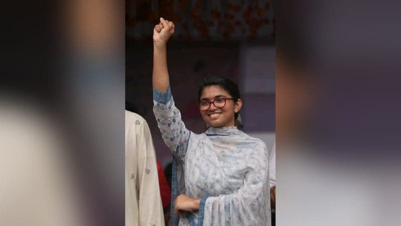 ঢাকা-৯ আসনে মনোনয়ন ফরম নিলেন তাসনিম জারা