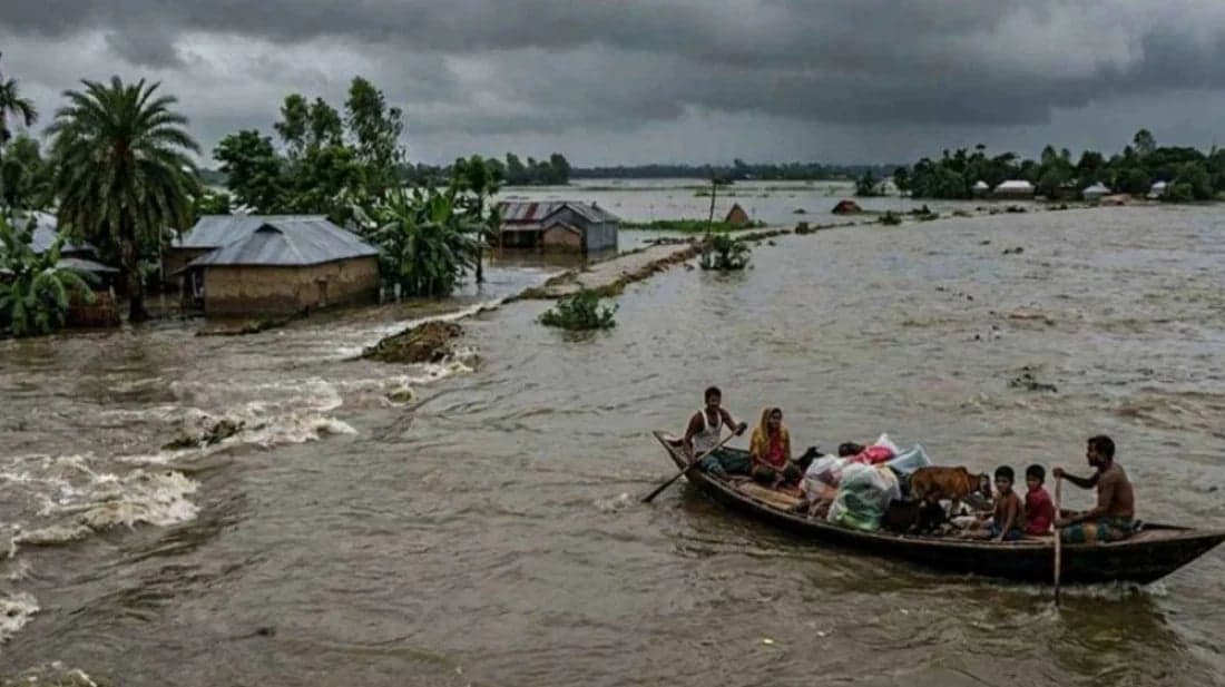 ১০ জেলায় বন্যা পরিস্থিতির অবনতি, চার নদীর পানি বিপৎসীমার ওপরে