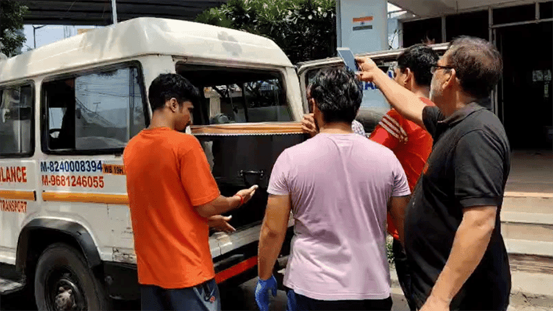 কলকাতার হোটেলে আগুন: একজনের মরদেহ দেশে পৌঁছেছে, বেনাপোল দিয়ে ফিরছে আরও ৫