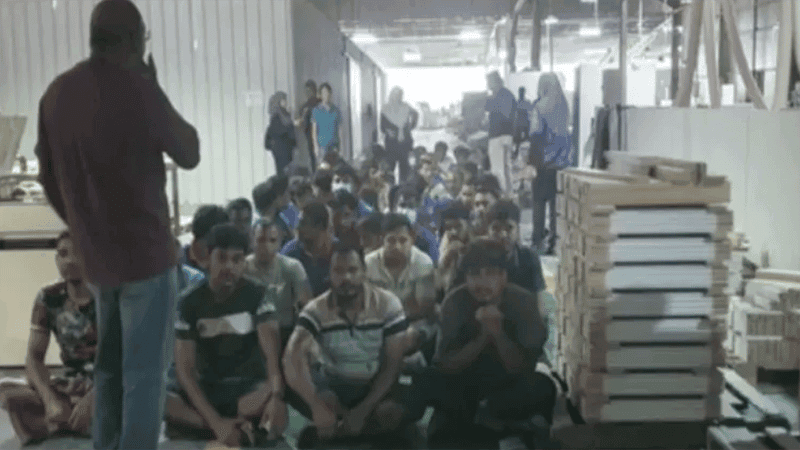 মালয়েশিয়ার তিন কারখানায় অভিযান, ১৫৫ বাংলাদেশিসহ আটক ২৩৪