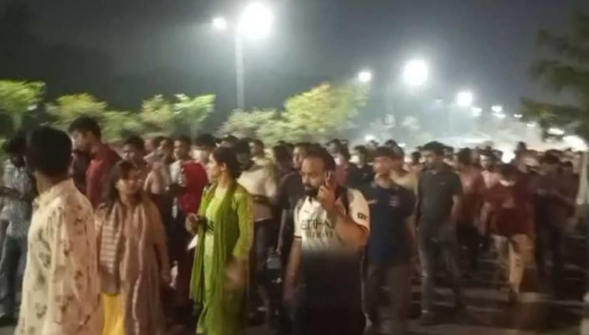 ৪৬তম বিসিএস লিখিত পরীক্ষা পেছানোর দাবিতে ‘মার্চ টু যমুনা’