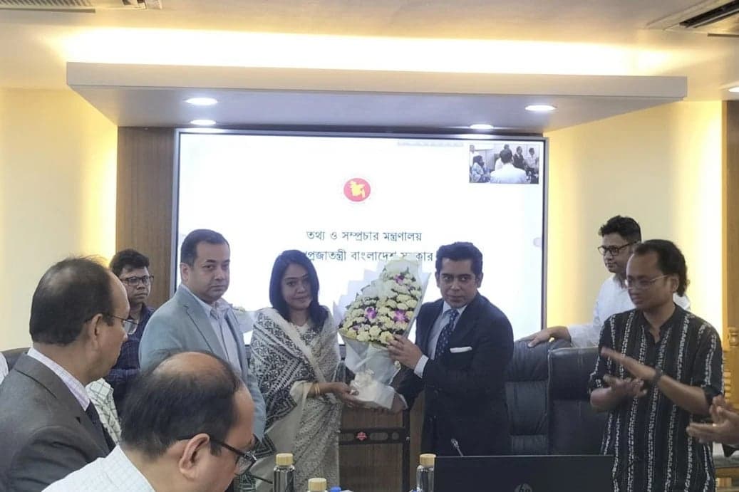 সচিবালয়ে প্রথম কর্মদিবসে অফিস করছেন তথ্যমন্ত্রী আন্দালিব রহমান পার্থ