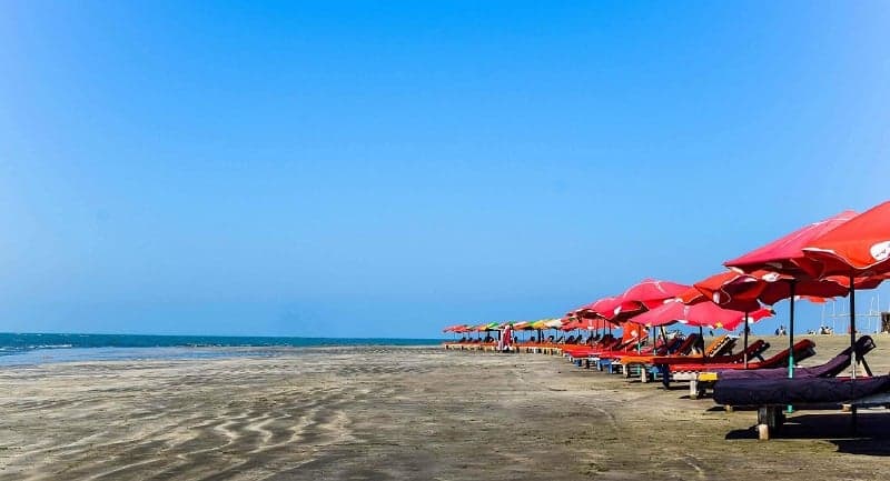 পর্যটকশূন্য কক্সবাজার, ২০ হাজার পর্যটনকর্মীর ছাঁটাইয়ের শংকা