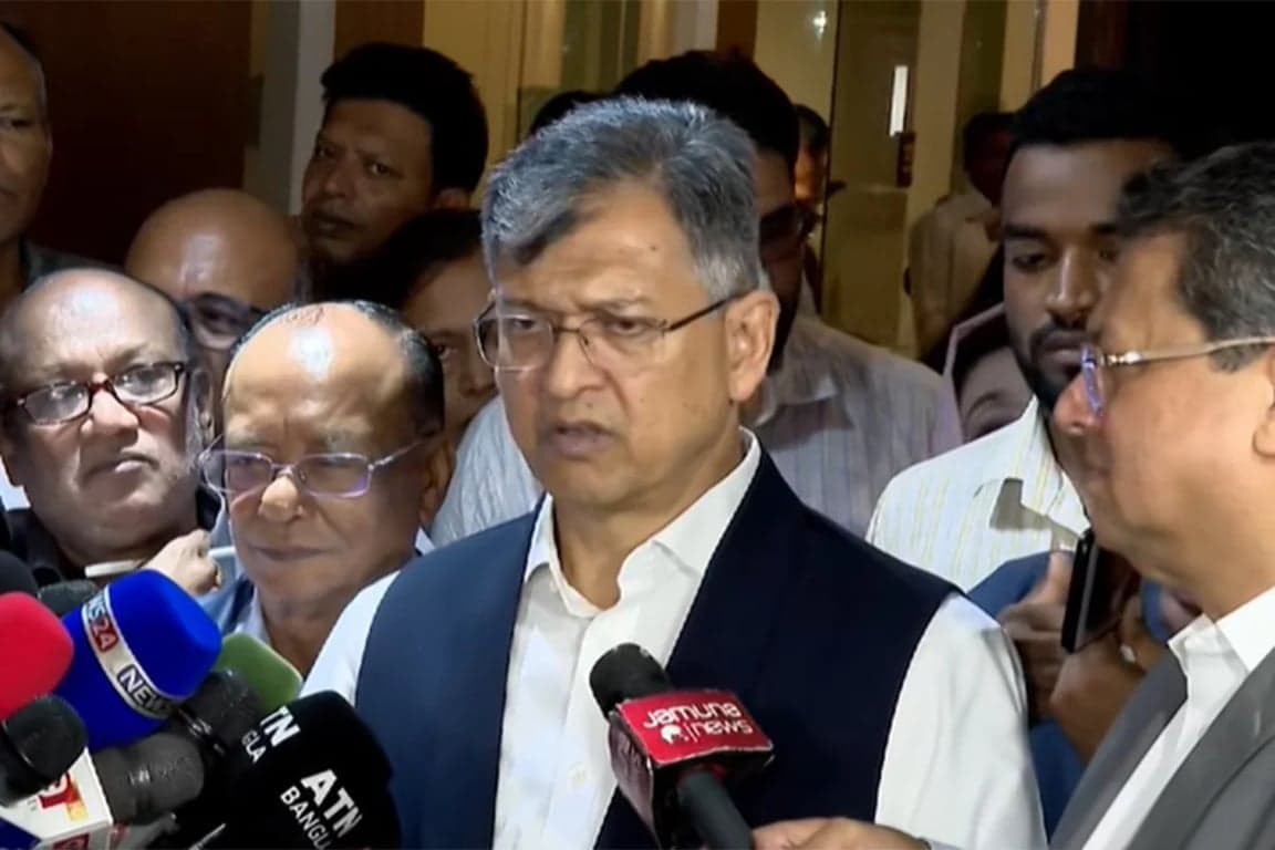 বেনজীরের কাছে অন্য দেশের পাসপোর্ট থাকতে পারে: স্বরাষ্ট্রমন্ত্রী