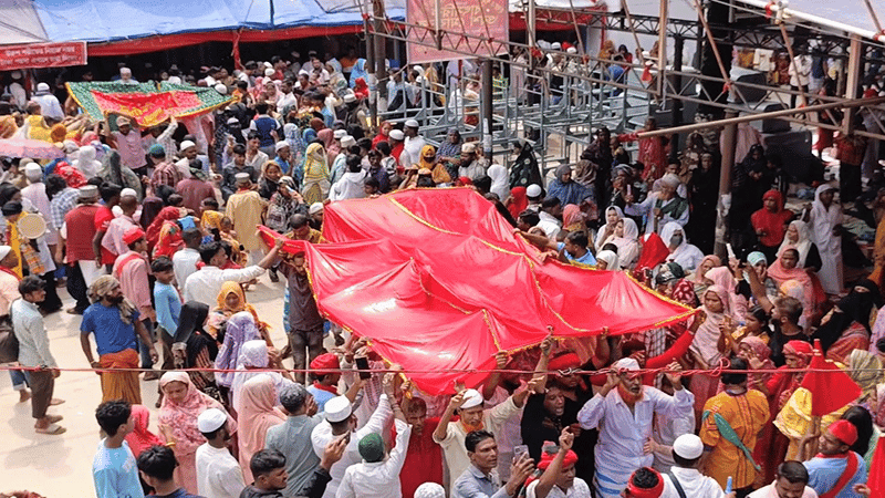 গিলাফ ছড়ানোর মধ্য দিয়ে শাহজালাল মাজারে শুরু হলো ওরস