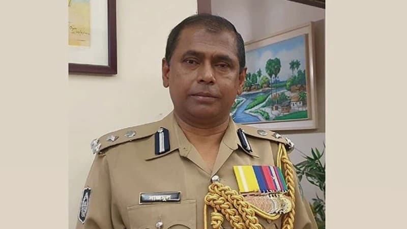 অবসরপ্রাপ্ত ডিআইজি শেখ নাজমুল আলমের দেশত্যাগে নিষেধাজ্ঞা