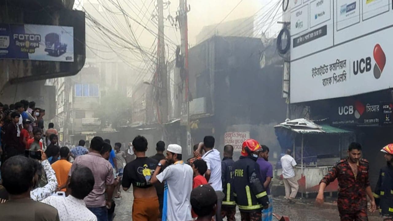 টঙ্গীতে কেমিক্যাল গুদামে ভয়াবহ বিস্ফোরণ, দগ্ধ ৪