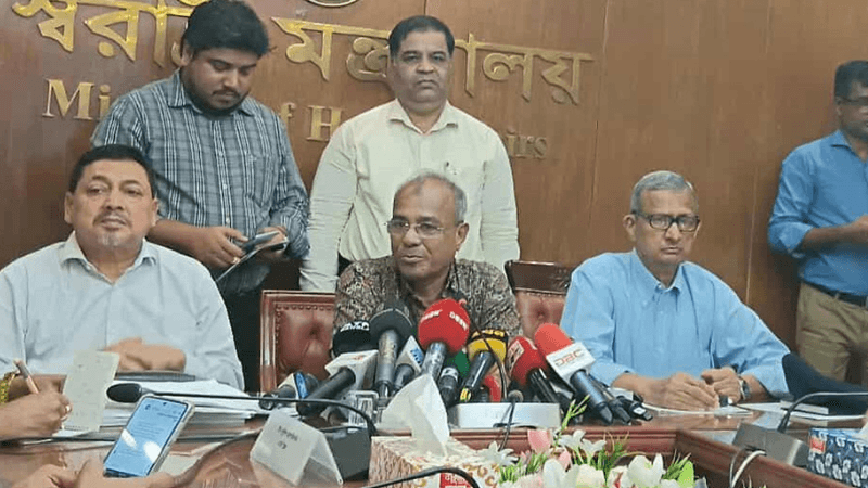 এ বছর আরও শান্তিপূর্ণভাবে পূজা উদযাপিত হবে: স্বরাষ্ট্র উপদেষ্টা