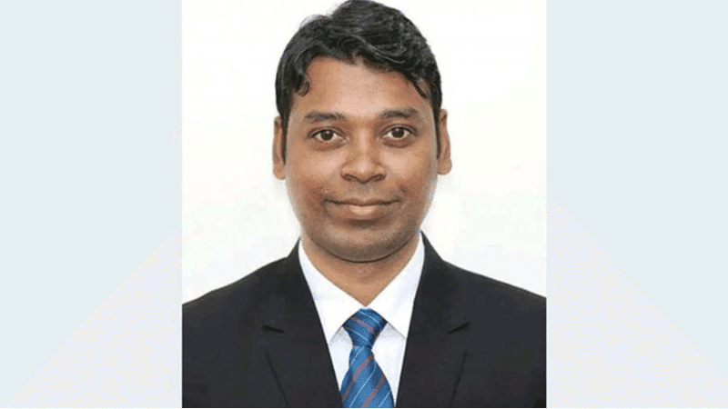 সামাজিক যোগাযোগমাধ্যমে অন্তরঙ্গ ভিডিও ছড়িয়ে পড়ায়  হাতিয়ার ইউএনও ওএসডি