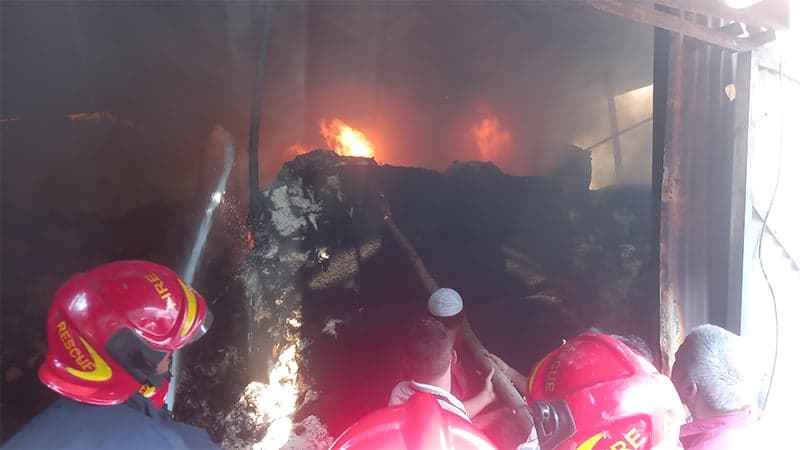 টঙ্গীতে তুলার গোডাউনের আগুন দুই ঘণ্টা পর নিয়ন্ত্রণে