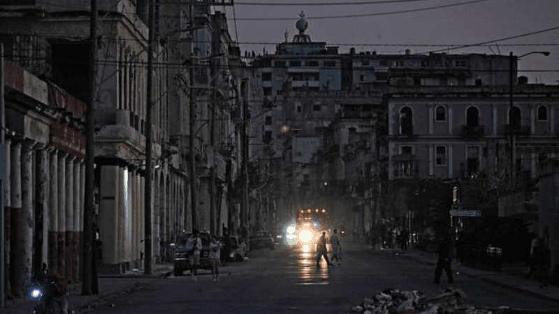 মার্কিন নিষেধাজ্ঞার মধ্যেই কিউবাকে তেল সহায়তার পরিকল্পনা কানাডার