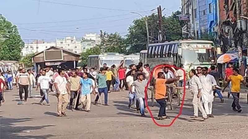 নারায়ণগঞ্জে বাসের নিয়ন্ত্রণ নিয়ে বিএনপির দুই গ্রুপের সংঘর্ষ, আহত ১০