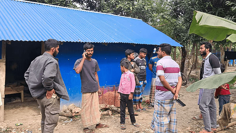 পুলিশ পরিচয়ে দরজায় নক, খুলতেই পিস্তল ঠেকিয়ে ডাকাতি