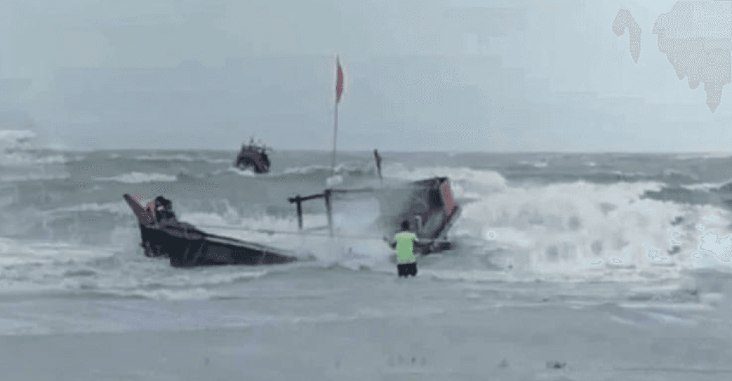 উত্তাল বঙ্গোপসাগরে ট্রলারডুবি, ২২ ঘণ্টা পর মিলল ৫ জেলের মরদেহ