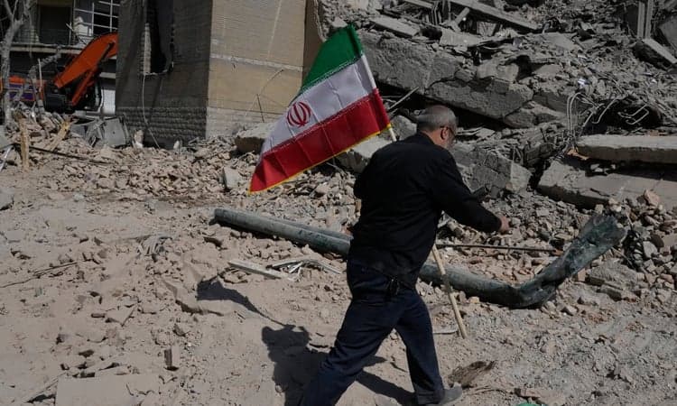 ইসরায়েল ও মার্কিন ঘাঁটিকে লক্ষ্য করে ইরানের নতুন হামলার ঘোষণা