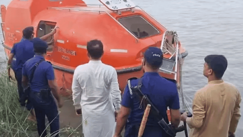 পদ্মায় স্পিডবোটে ‘ঘুরতে গিয়ে’ যুবক গুলিবিদ্ধ