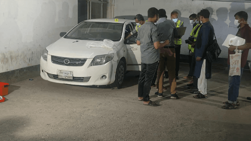 রাজধানীতে প্রাইভেটকার থেকে দুইজনের মরদেহ উদ্ধার