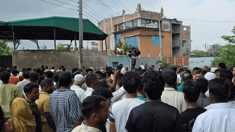 উত্তরখানে পরিচ্ছন্নতাকর্মীদের সঙ্গে স্থানীয়দের  সংঘর্ষ, ডিএনসিসি প্রশাসক ও এমপির ওপর ‘হামলা’