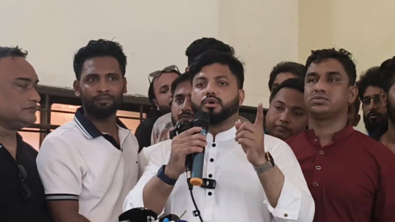 মুক্তিযোদ্ধাদের অসম্মান করলে আরেকটি গণঅভ্যুত্থান হবে, রাজাকারদের পাকিস্তানে পাঠানো হবে: ইশরাক হোসেন