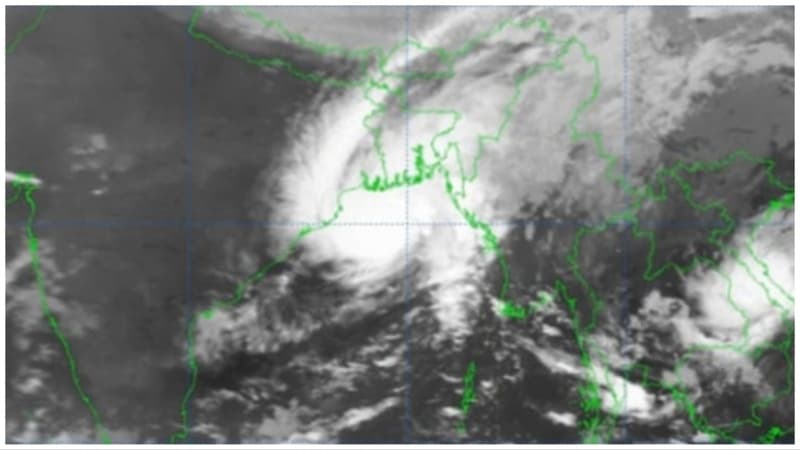 হামুনের প্রভাবে পায়রা ও চট্টগ্রাম সমুদ্রবন্দরে ৭ নম্বর বিপদ সংকেত