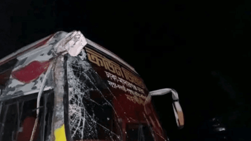 টাঙ্গাইলে বাস-ট্রাকের মুখোমুখি সংঘর্ষে নিহত ৩, আহত অন্তত ২০