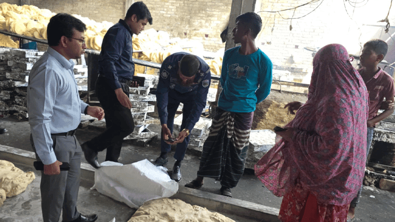 বগুড়ায় অস্বাস্থ্যকর পরিবেশে সেমাই উৎপাদন, দুই কারখানাকে জরিমানা