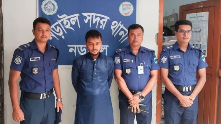 নড়াইলে ৬ শিশুকে ধর্ষণের অভিযোগে মাদ্রাসাশিক্ষক গ্রেপ্তার