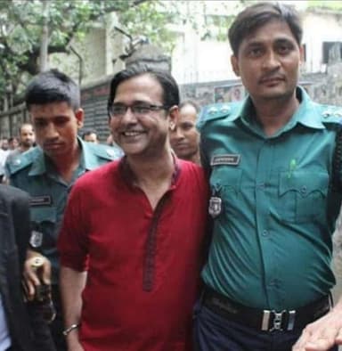 গ্রেপ্তারের খবরকে ‘গুজব’ বললেন আসিফ আকবর