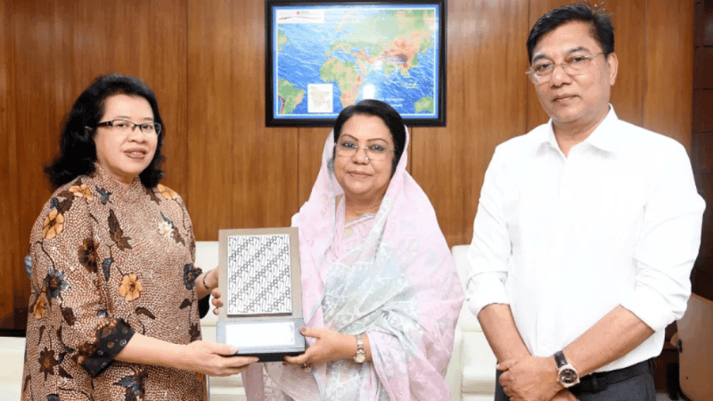 বাংলাদেশিদের ‘ভিসা অন অ্যারাইভাল’ সুবিধা বহালে সহযোগিতার আশ্বাস ইন্দোনেশিয়ার
