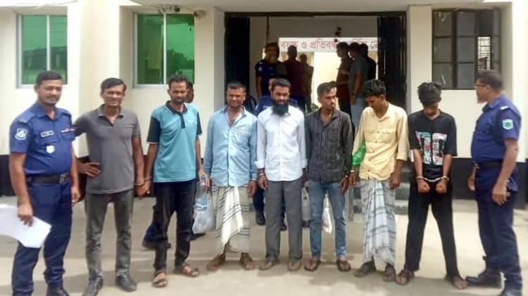 পাবনার মাদ্রাসায় মাদক সেবনের অভিযোগে পরিচালকসহ ৪ জন আটক