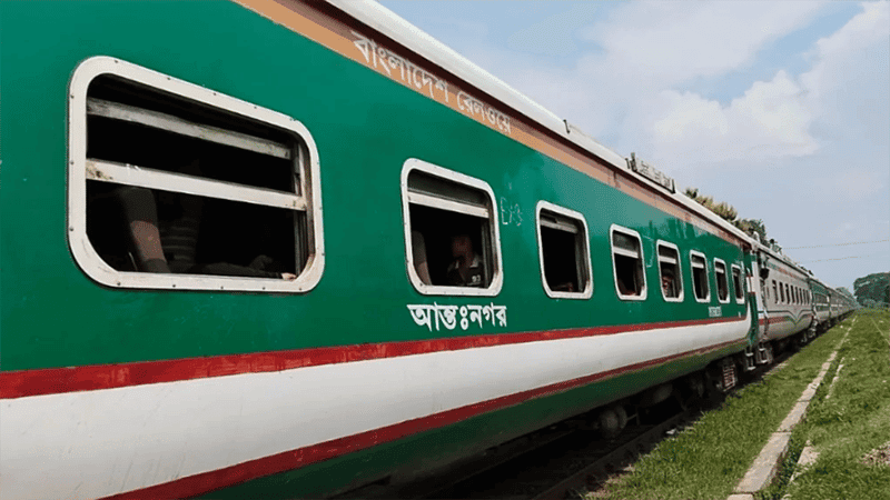 ট্রেনে নারীদের জন্য থাকবে আলাদা বগি: রেলমন্ত্রী