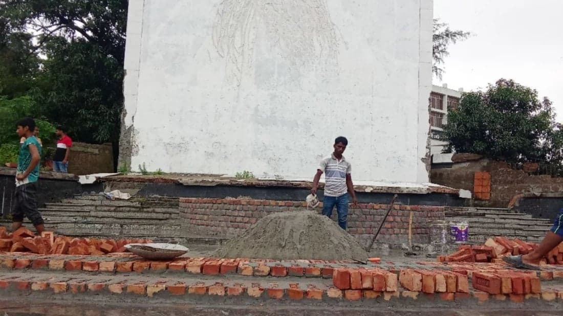 বঙ্গবন্ধুর মুছে ফেলা ম্যুরালের সামনে হচ্ছে ‘জুলাই শহীদ স্মৃতিস্তম্ভ’