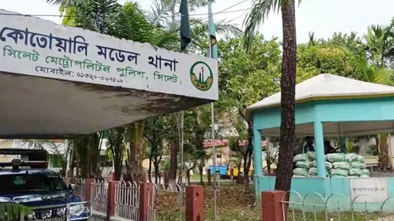 চা পরিবেশনে দেরি হওয়ায় রেস্টুরেন্ট কর্মীকে ছুরিকাঘাতে হত্যা