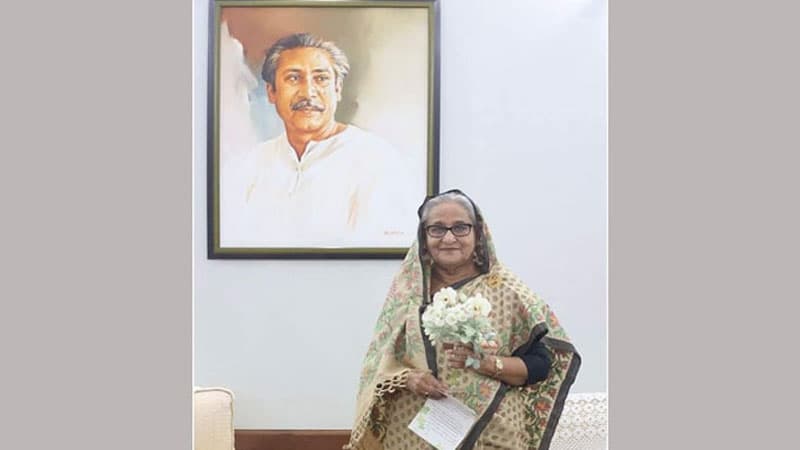 প্রধানমন্ত্রীকে উপহার পাঠালেন হলি আর্টিসানে হামলায় নিহত জাপানি হিরোশি তানাকার মেয়ে